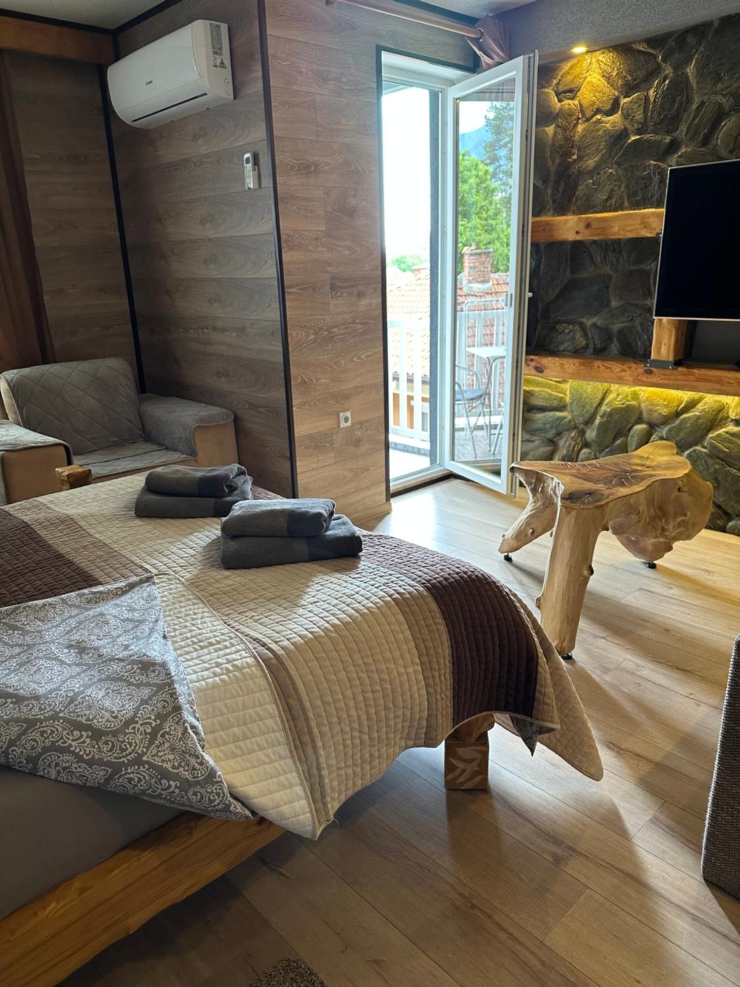 Apartments Park 2016 Surdulica Ngoại thất bức ảnh